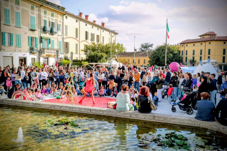 Clean Hoop! Spettacolo di strada per festival e eventi di piazza