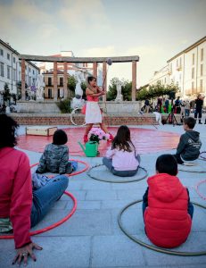 Clean Hoop! - Circo di strada